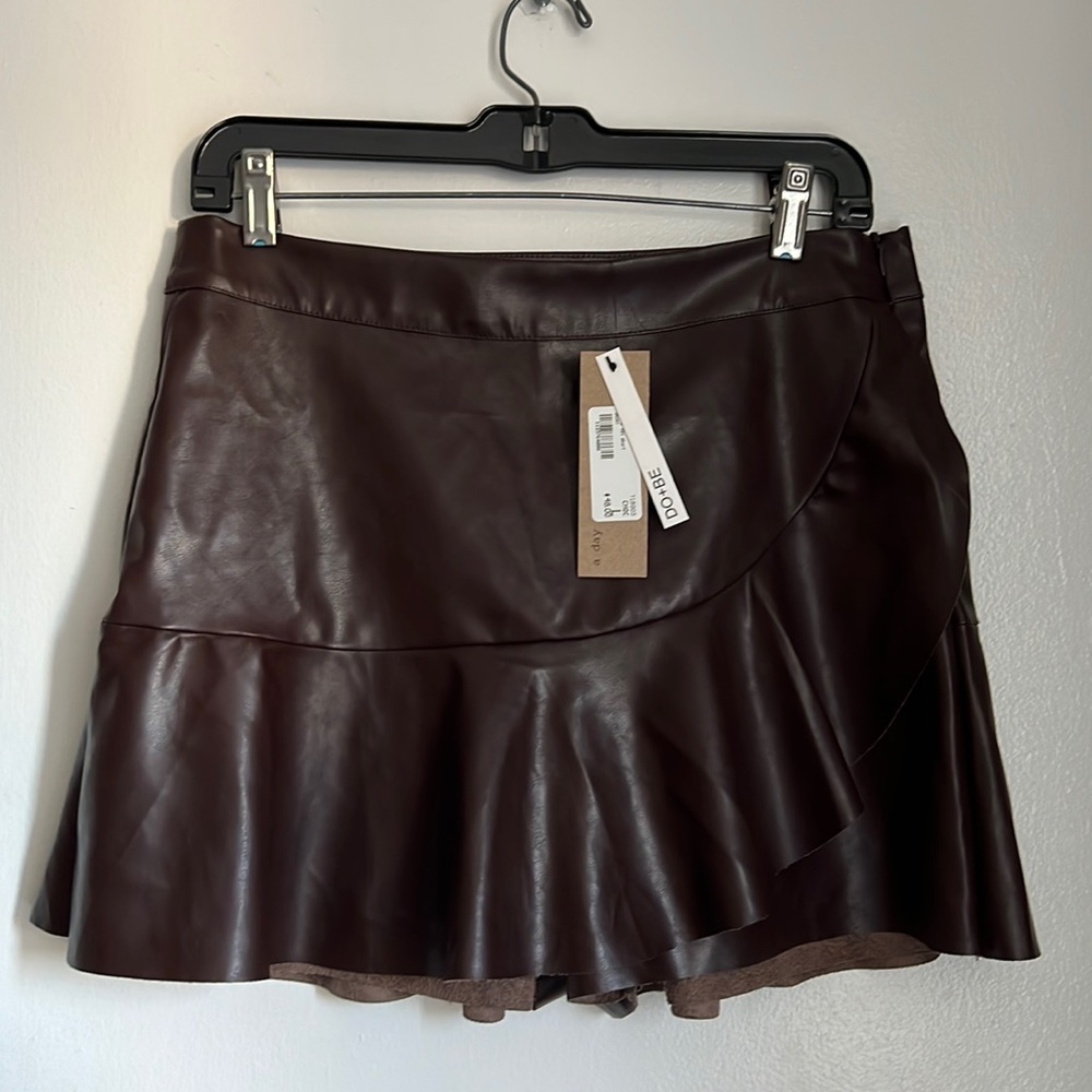 RUFFLE FAUX LEATHER MINI SKORT choco - Picture 4 of 15